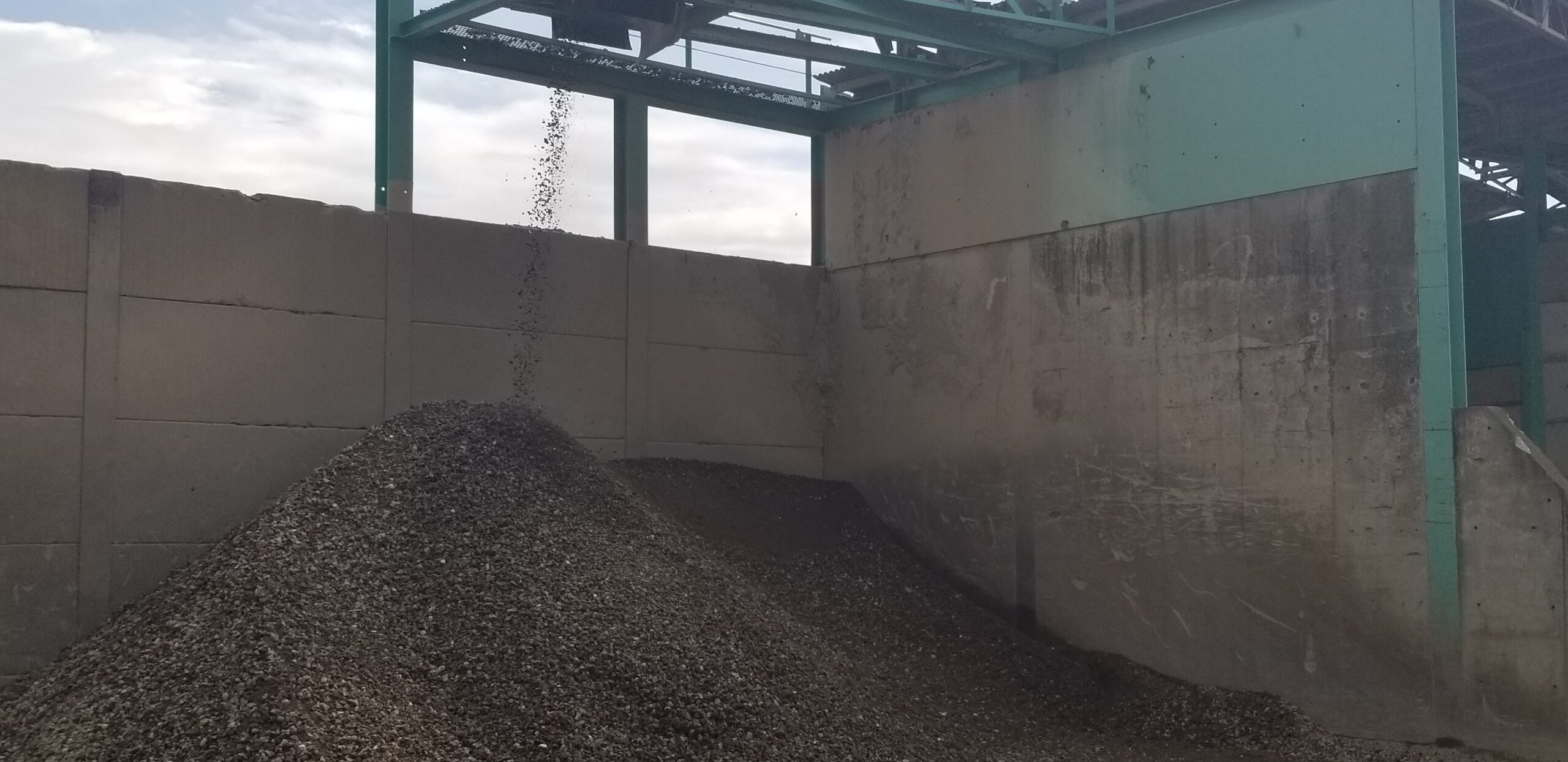 再生砕石一覧 - 有限会社 泰成建工
